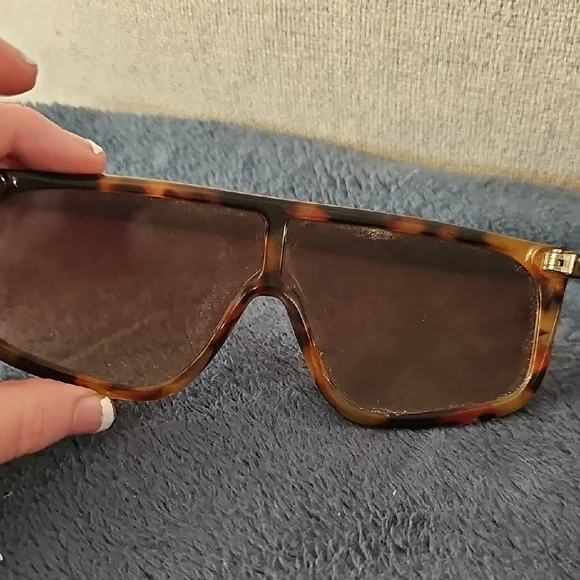 Free People Tortoise Brown Sunglasses - Picture 3 of 5